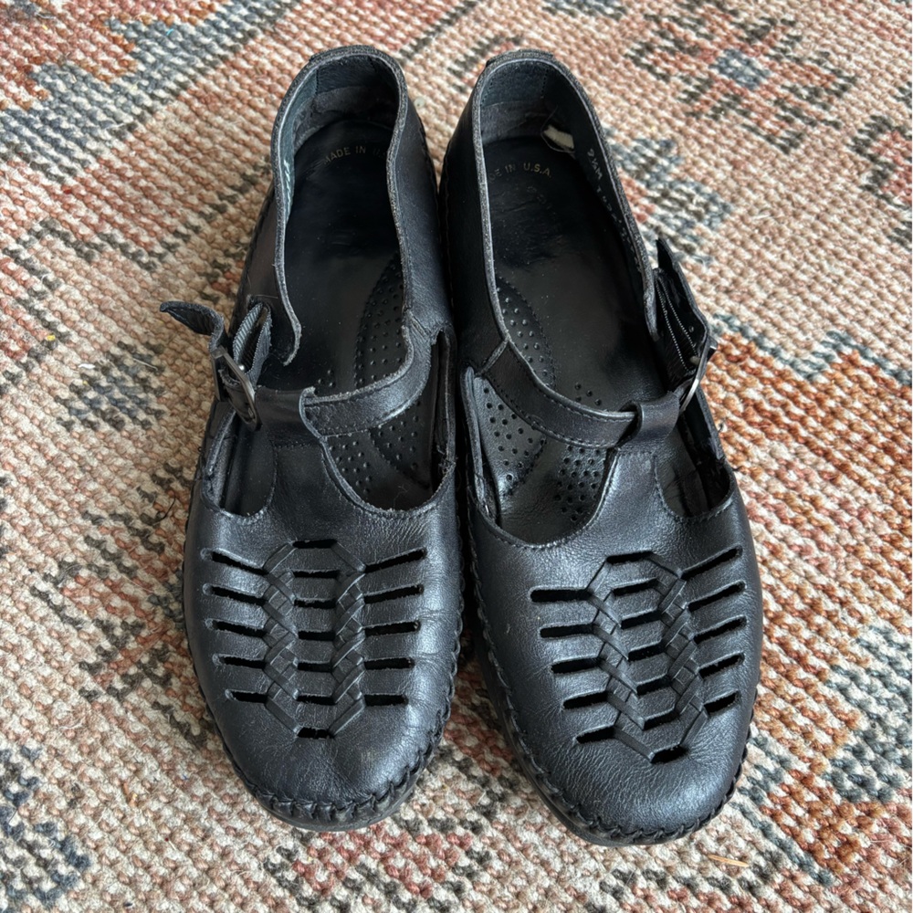 Vintage Dexter Women’s Black T-Strap Moccasin Flats